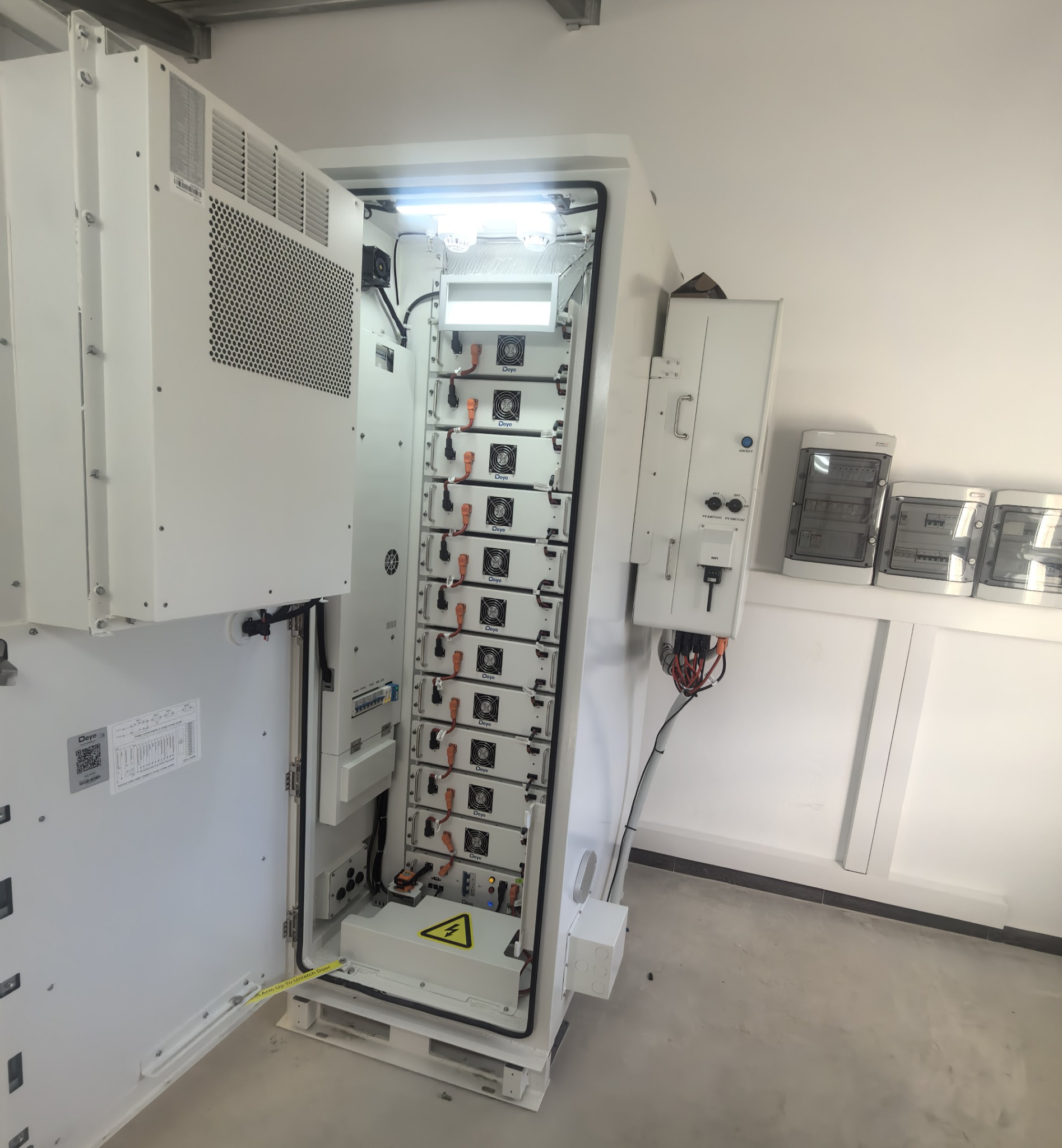 Battery rack / cabinet (BESS)