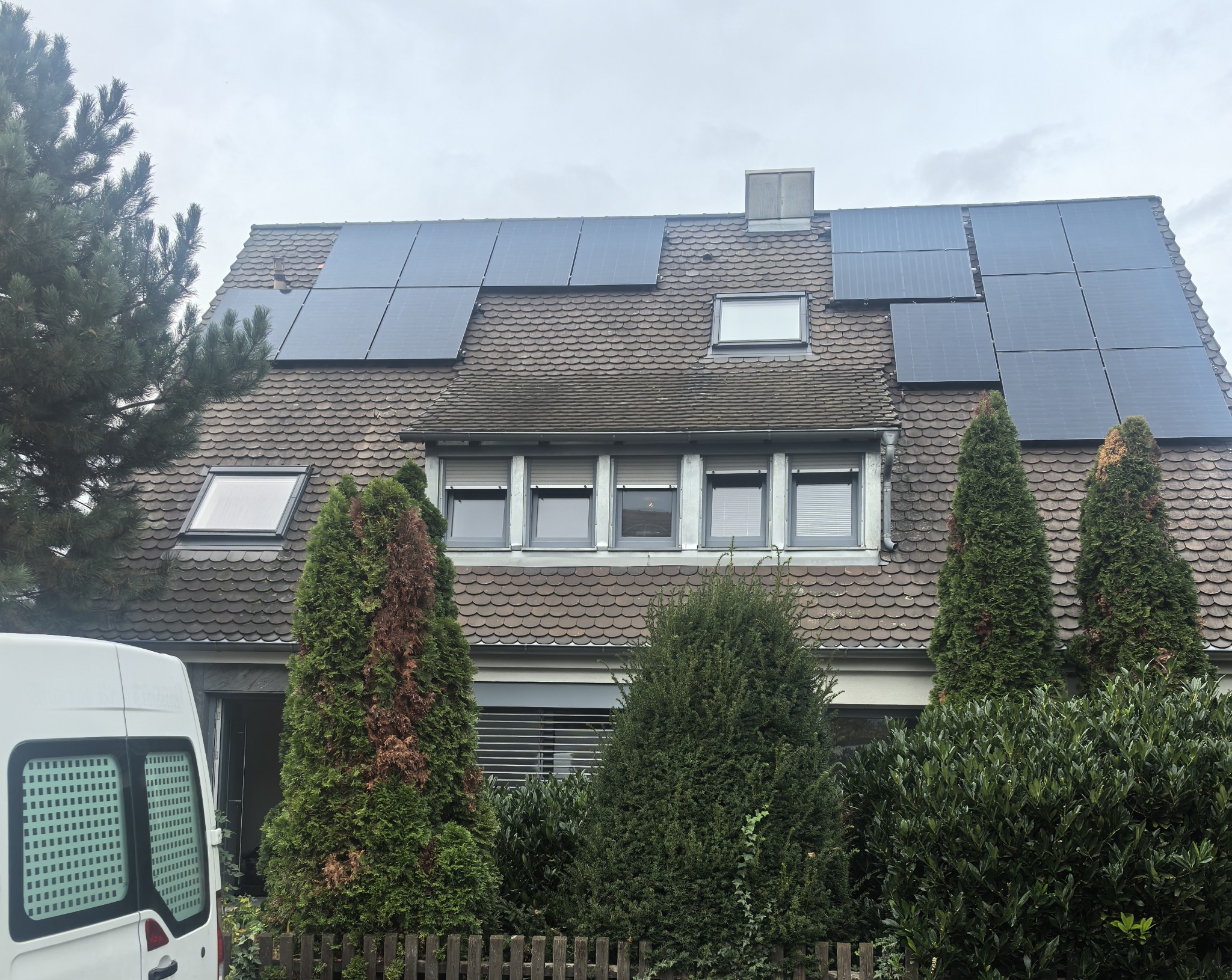 Εγκατάσταση εξωτερικού (DE) — κεκλιμένη στέγη